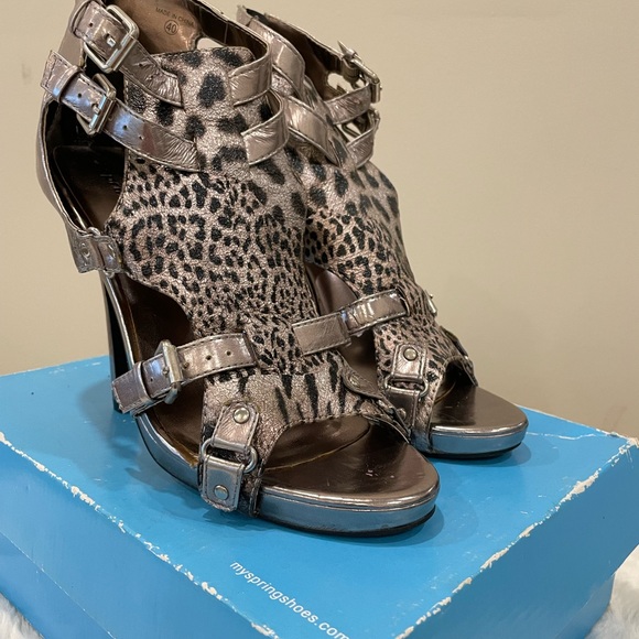 Spring Womens Size 10, Silver Cheetah Print Pumps - Picture 7 of 11